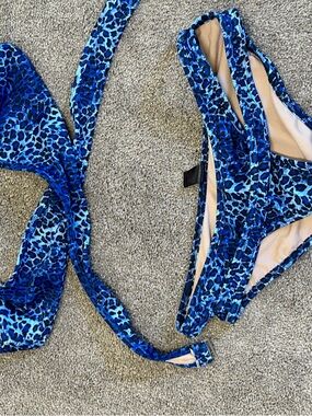 Frederick's of Hollywood Blue Leopard Print Swim Top